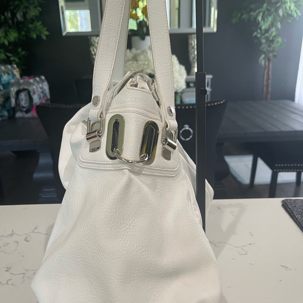 Steve Madden Elegant White Leather Tote Bag - Picture 4 of 8